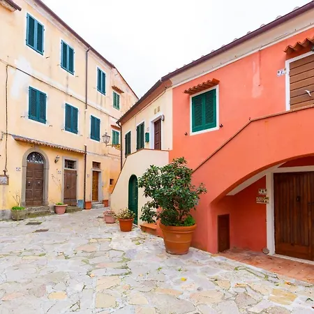 Helloelba Il Borgo Holiday home *